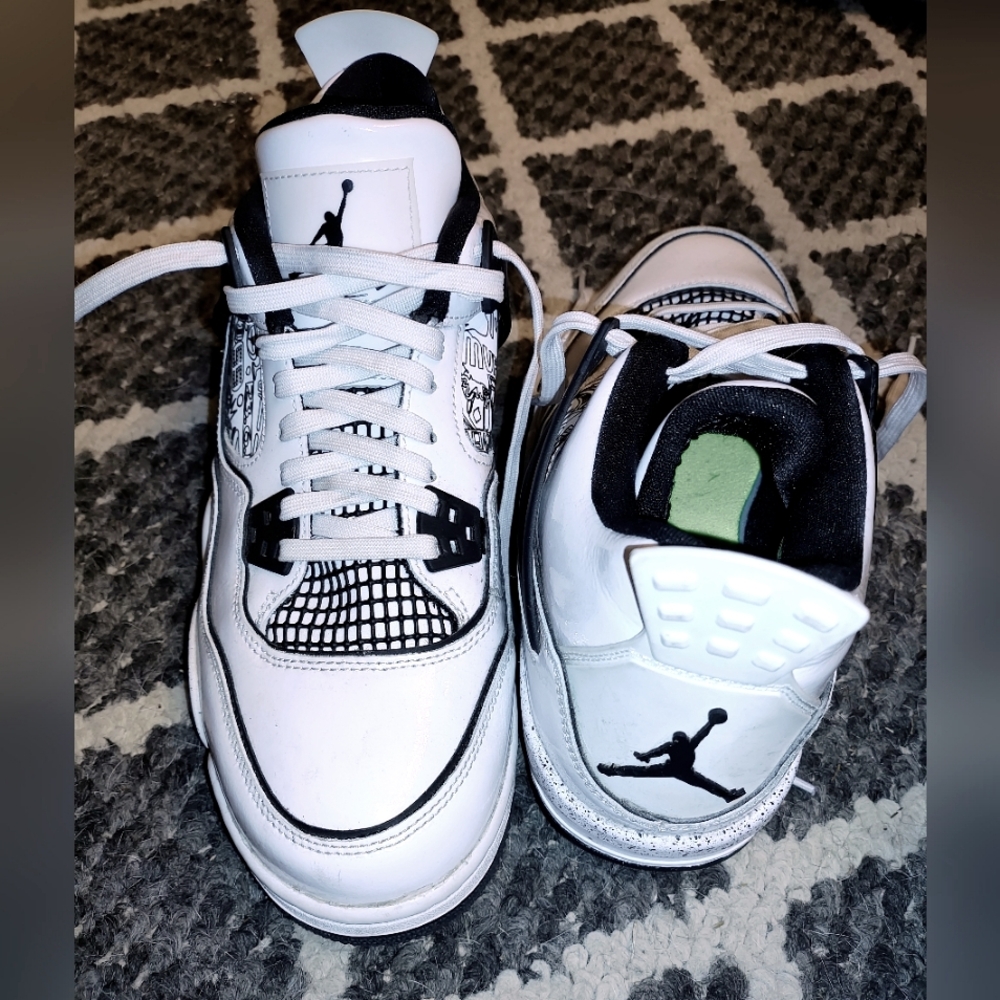 Air Jordan's  size 7 (big kids) so size 8 in women's or 8 and 1/2